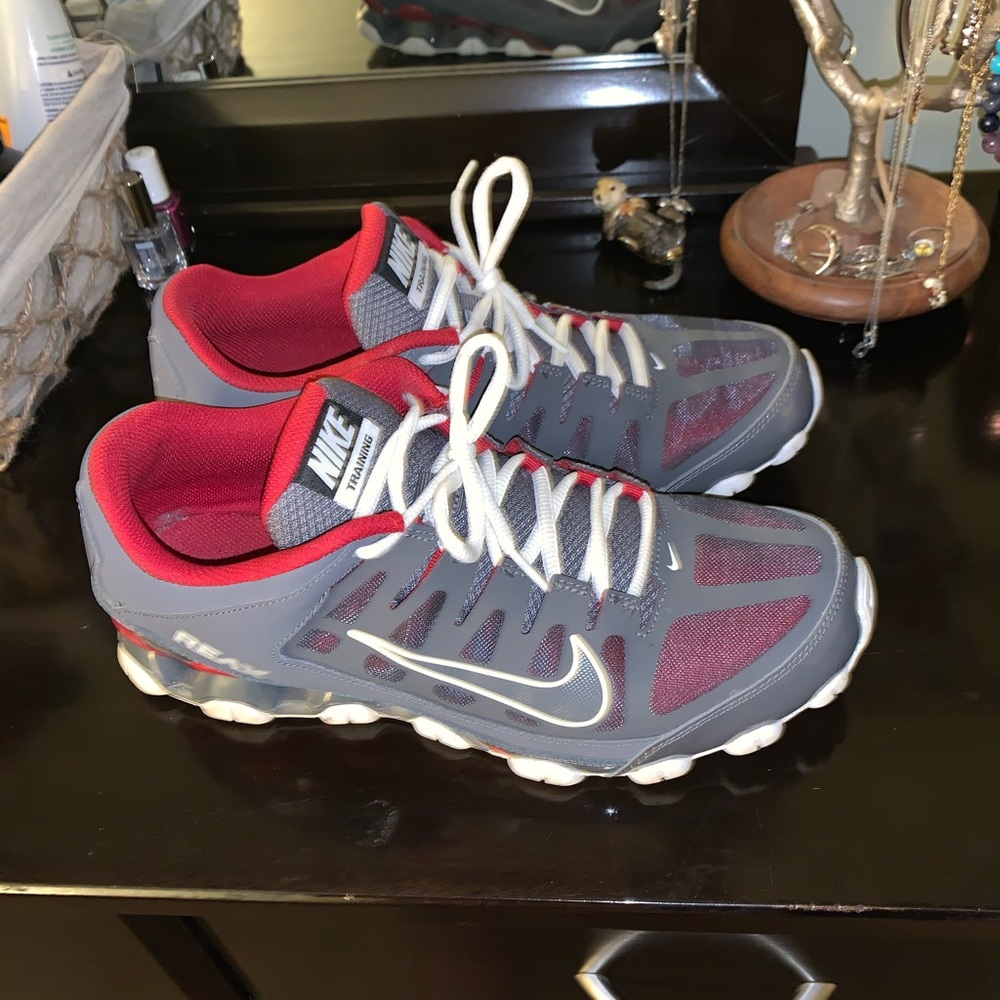 Nike Reax 8 Mesh Men's Sneaker